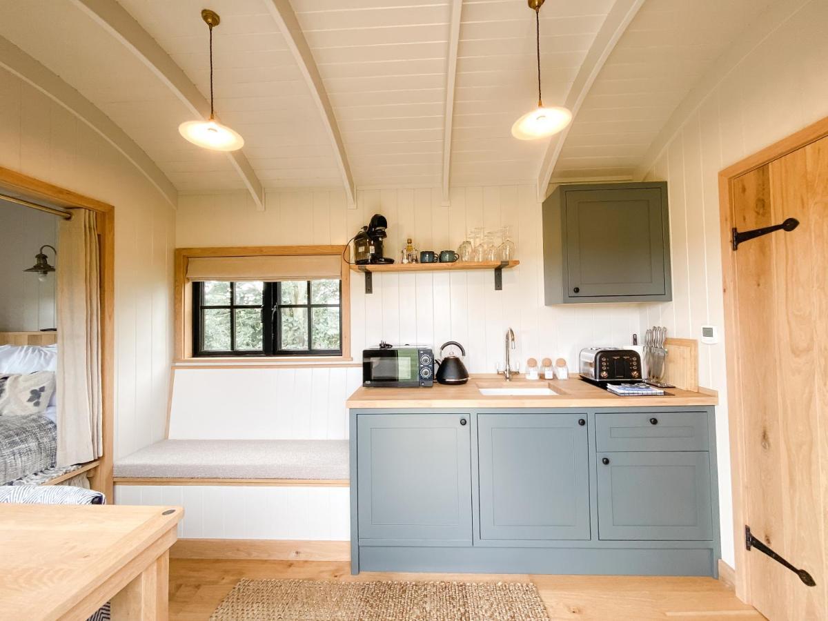Ketton The Black Swan Shepherd Hut מראה חיצוני תמונה